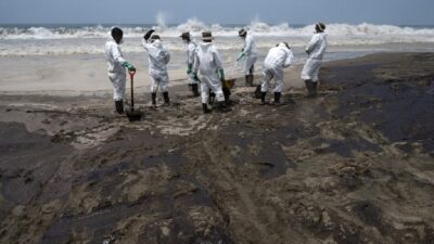 El derrame de petróleo en Perú provocó un desastre ecológico