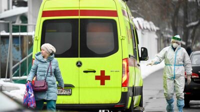 COVID-19: Rusia rompe récord de contagios con 100 mil casos