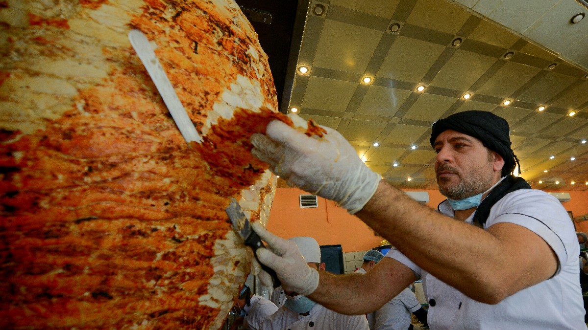 Libia: Preparan shawarma de 600 kilos, “papá” del trompo al pastor