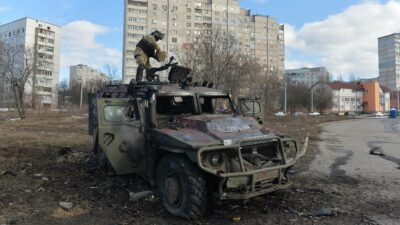 Járkov; entran tropas rusas, pero autoridad ucraniana recupera la ciudad