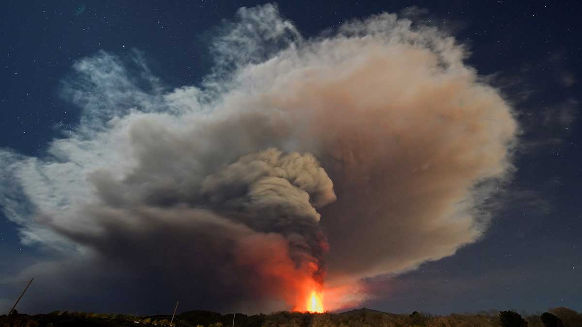 Volcán Etna hizo erupción