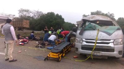 Accidente en La Tinaja-Cosoleacaque deja tres muertos en Veracruz