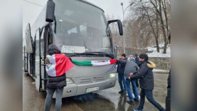Grupo de 18 mexicanos logran salir de Ucrania; se dirigen hacia Rumania