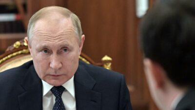 Vladimir Putin estaría siendo engañado por sus asesores sobre la guerra, dice EU