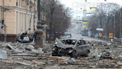 En Ucrania, hay más de 2 mil civiles muertos por guerra; huyen alrededor de 874 mil