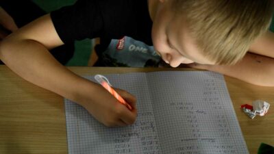 Escuela en Italia recibe a dos niños refugiados ucranianos