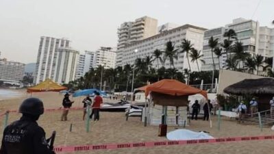 Acapulco, Guerrero: asesinan y roban 90 mil pesos a turista en playa
