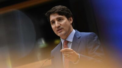 Justin Trudeau, primer ministro de Canadá, anuncia proyecto de ley que "congela" posesión de armas de fuego