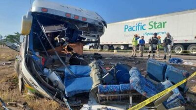 Autopista Mazatlán-Tepic: Choque deja 2 muertos y 44 heridos en Sinaloa