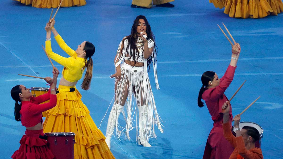 Camila Cabello le pone ritmo latino al show previo de la Final de la Champions League