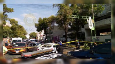 CDMX: choque de camión en Eje 8 Sur, alcaldía Benito Juárez, deja varios heridos