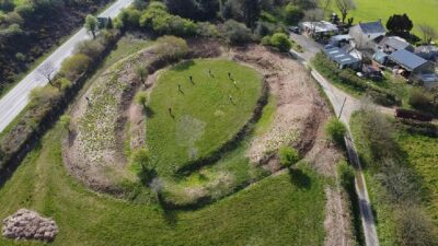 Inglaterra descubre milenario círculo de piedra en Castilly Henge