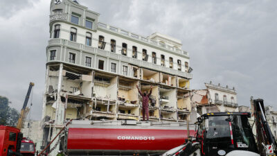 Sube a 31 saldo de muertos por explosión de hotel en Cuba