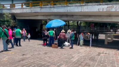 Retiran a fotógrafos “transa” y ambulantes de acceso a Chapultepec
