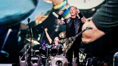 James Hetfield, vocalista de Metallica, llora durante concierto en Brasil