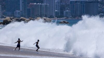 Mar de fondo en México: alertan por olas de más de 2 metros en 9 estados