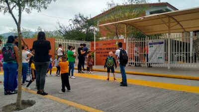 Nuevo León: alumno de primaria amenaza con navaja a sus compañeros