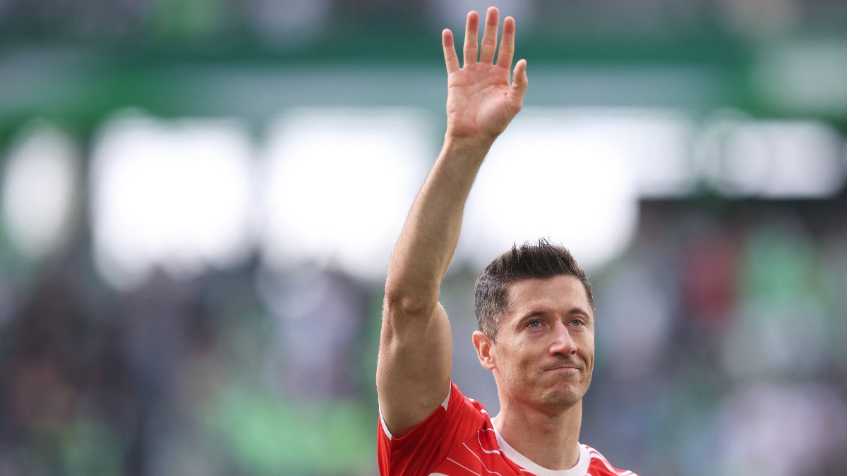 Robert Lewandowski: “Mi etapa en el Bayern ha acabado, espero no me retengan”