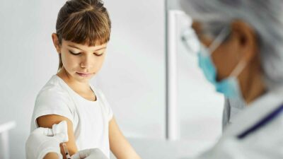 ¿La hepatitis aguda infantil se cura con las vacunas del esquema?