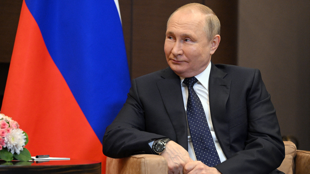 Richard Dearlove, exjefe del servicio de inteligencia británico, afirmó que Vladimir Putin podría dejar el poder en 2023 por enfermedad.