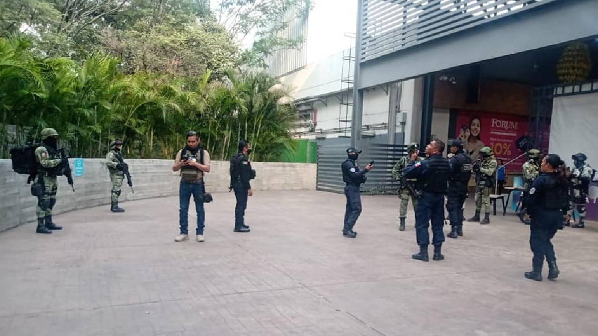 Desalojan plaza en Cuernavaca por disparos; no se reportan lesionados