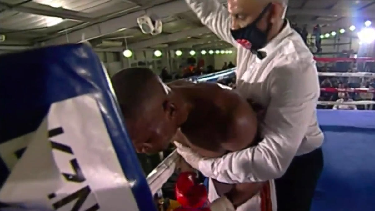 Simiso Buthelezi, el boxeador que perdió sentido de orientación y tiro golpes al aire es inducido a coma por hemorragia cerebral