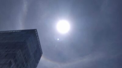 Halo solar en México muestra los colores del arcoíris: qué es y por qué se produce