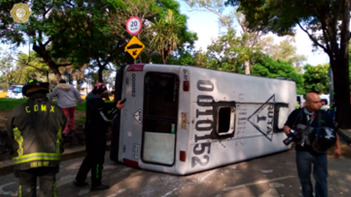 Volcadura de microbús en Río Churubusco deja al menos 11 heridos; ve rutas alternas