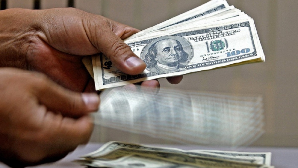 El precio del dólar este 23 de septiembre se cotizó en 19.96 pesos, según el tipo de cambio publicado en el Diario Oficial de la Federación.