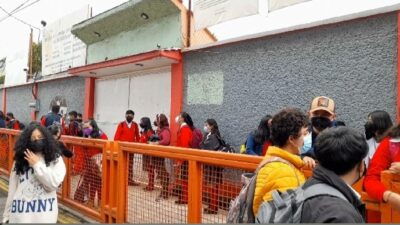 Edomex: Alumno de secundaria apuñala a su compañero en Toluca