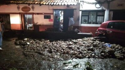 Lluvia afecta Valle de Bravo: árboles caídos y fallas en servicio eléctrico