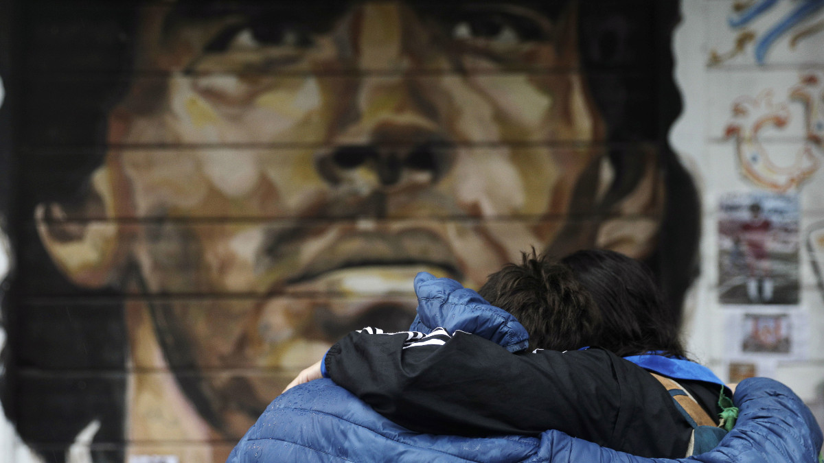 Médicos de Maradona irán a juicio, son acusados de la muerte del futbolista