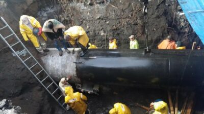 Megafuga de agua en Iztapalapa: terminan sellado de tubería en San Lorenzo y Estrella