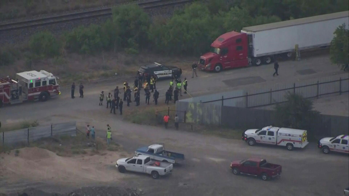 Hay tres detenidos, uno de ellos el chofer, por tragedia en Texas; 16 migrantes están hospitalizados