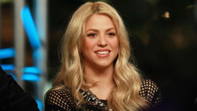Shakira se va surfear y abandona Barcelona con sus hijos