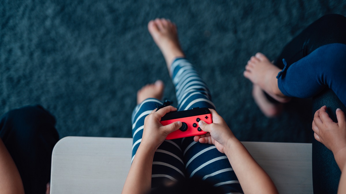 SSPC alerta de riesgos para niños que juegan videojuegos en línea