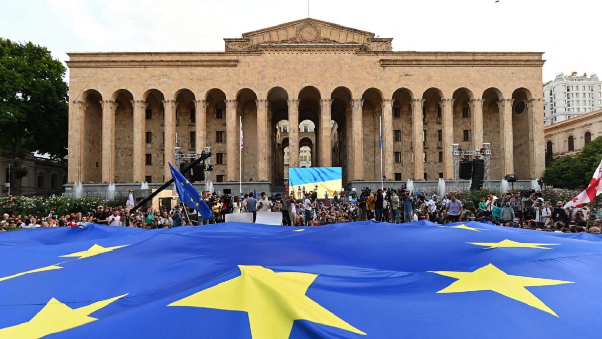 ¿Qué pasa si la UE incorpora a Ucrania? Putin dice que no hay problema, pero intensifica ataques
