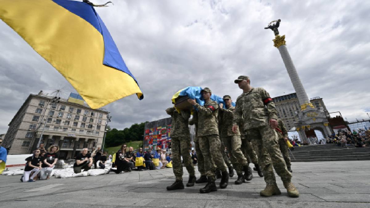 OTAN teme que la guerra entre Ucrania y Rusia podría dure años; presidente ucraniano mantiene la fe en su gente