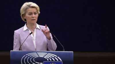 Ursula von der Leyen visita Ucrania por deseo de entrar a Unión Europea