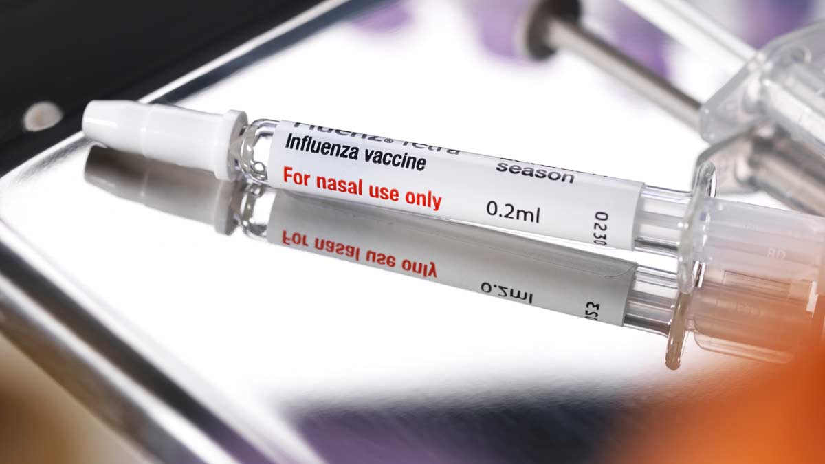 Vacunados contra Influenza tienen 40% menos riesgo de desarrollar Alzheimer: estudio