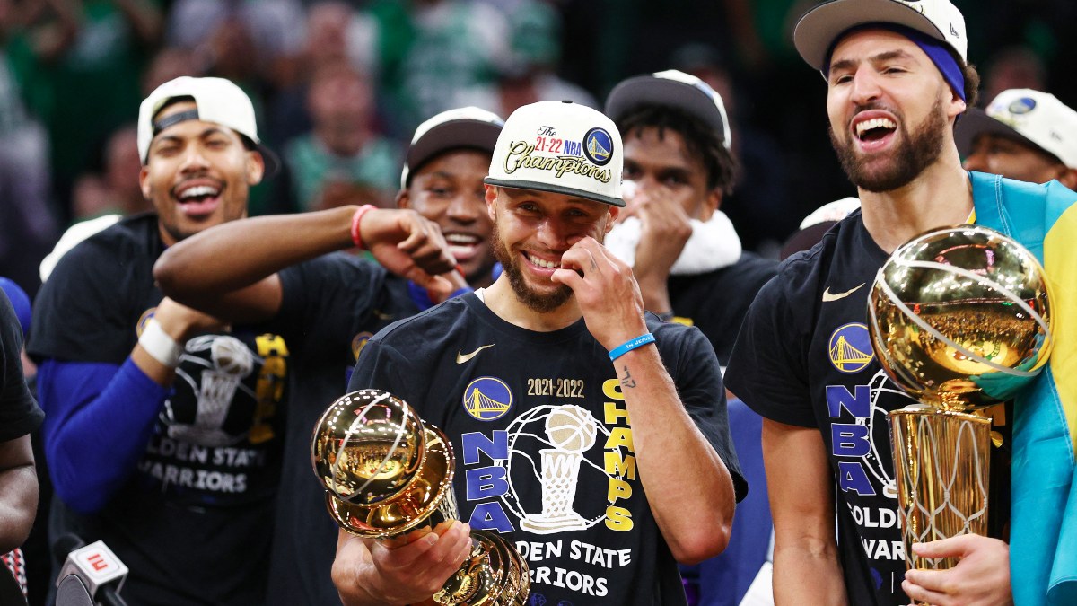 Los Warriors regresan a la cima de la NBA; mexicano Juan Toscano hace historia