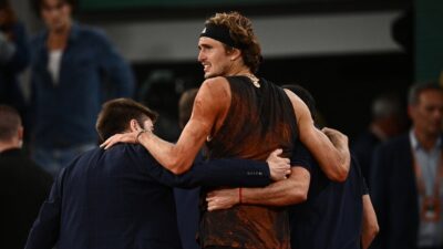 Alexander Zverev se lastima el tobillo durante semifinal de Roland Garros