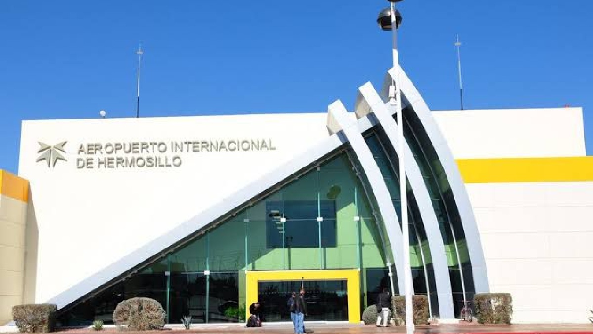 Avión aterriza de emergencia en Hermosillo; pasajero intentó suicidarse