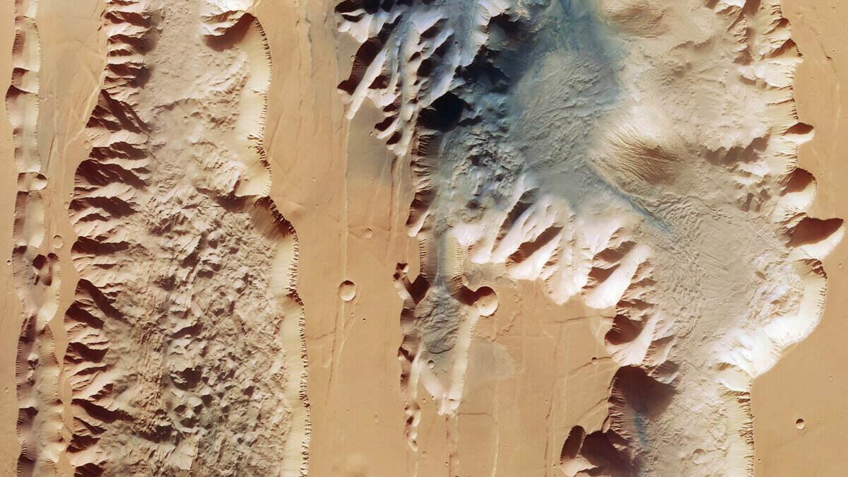 Capturan cañones de Marte mucho más grandes que el Gran Cañón de la Tierra