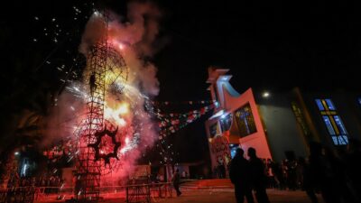 Guerrero: Castillo de pirotecnia cae sobre personas en pleno festejo