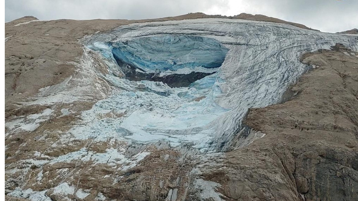 Una avalancha provocada por el desprendimiento de una parte de un glaciar en los Alpes italianos, causó al menos seis muertos y ocho heridos