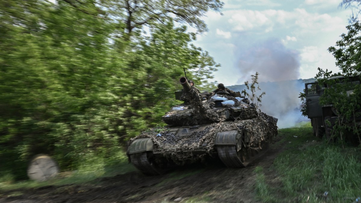 Ejército de Ucrania retira tropas de Lysychansk, ciudad clave del este