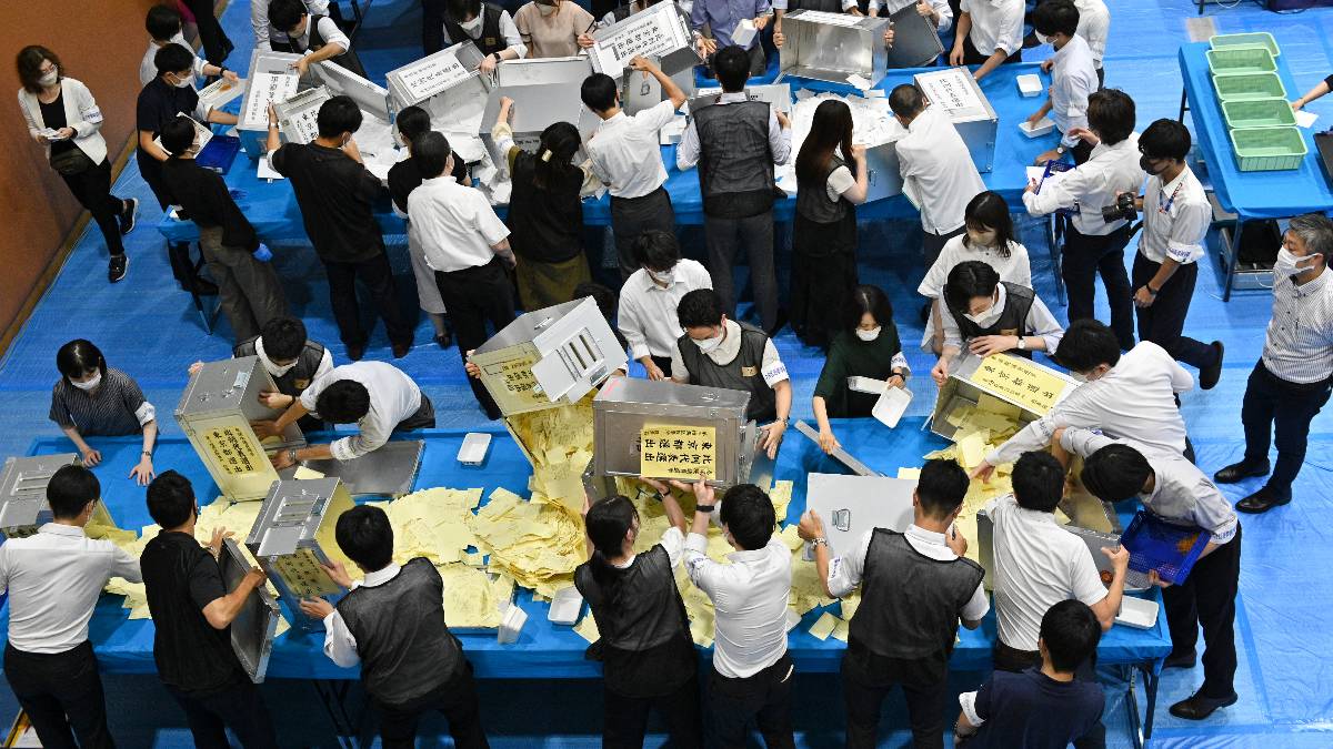 Japón elige senadores en votación ensombrecida por asesinato de exministro Abe