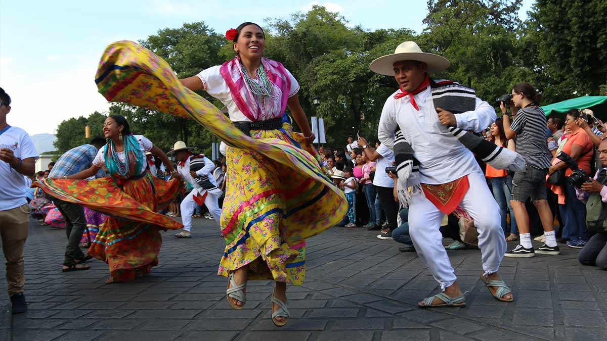 Con música, baile y cantos de las etnias anuncian la Guelaguetza de la vida en Oaxaca