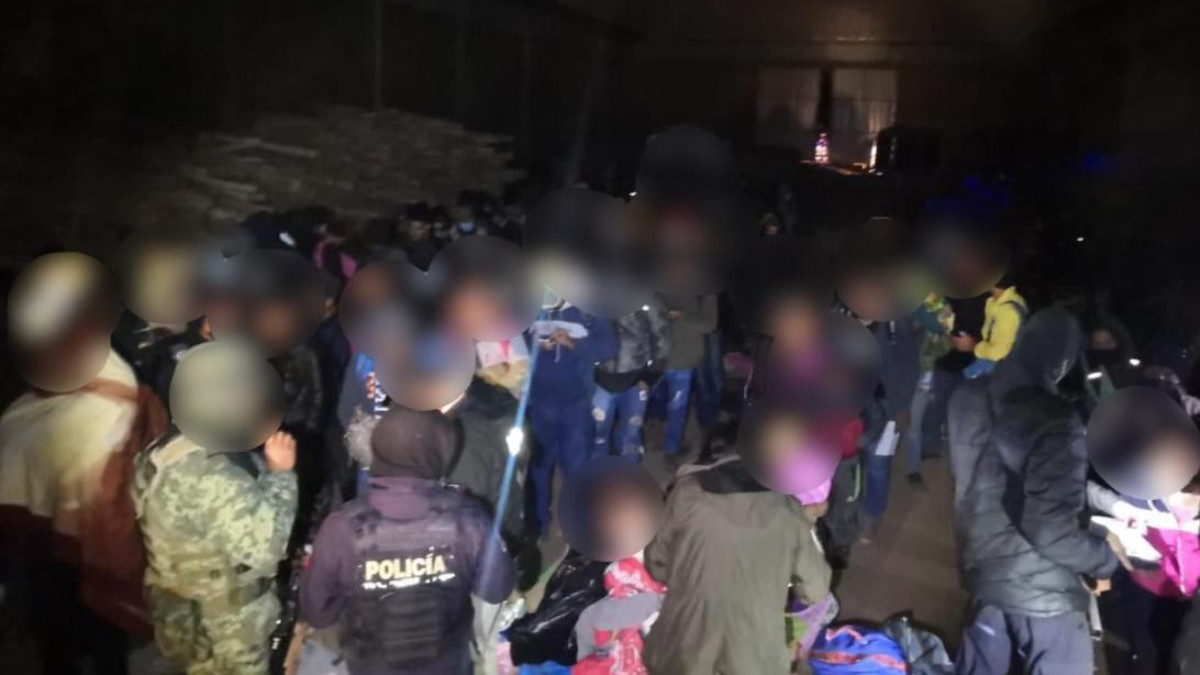 Hacinados y en espera de polleros: Rescatan a 225 migrantes en el Estado de México